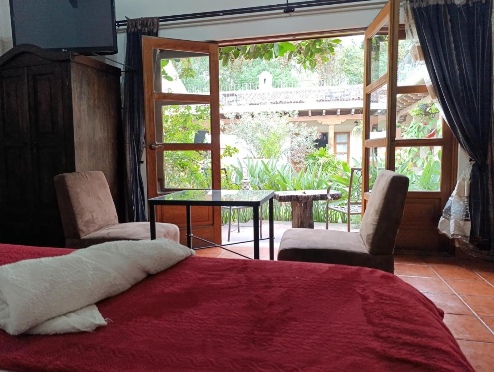 Donde Lico Hotel Antigua Exterior photo