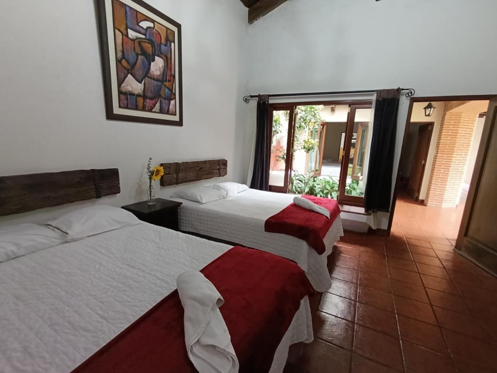 Donde Lico Hotel Antigua Exterior photo