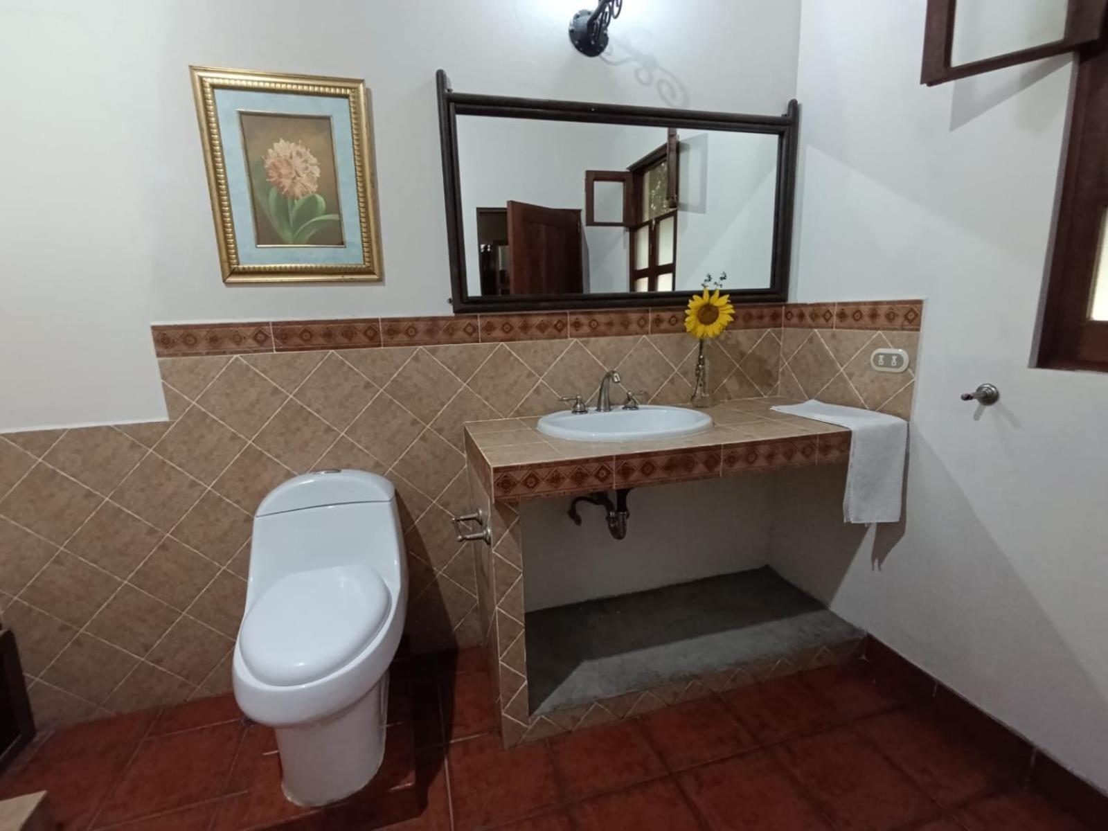 Donde Lico Hotel Antigua Exterior photo