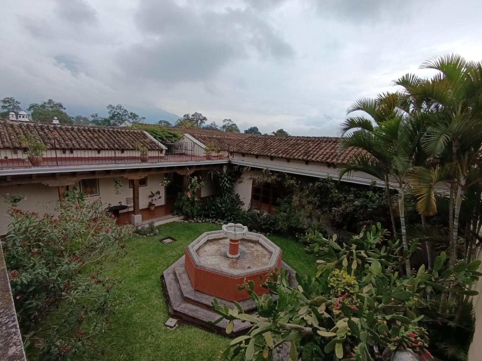 Donde Lico Hotel Antigua Exterior photo