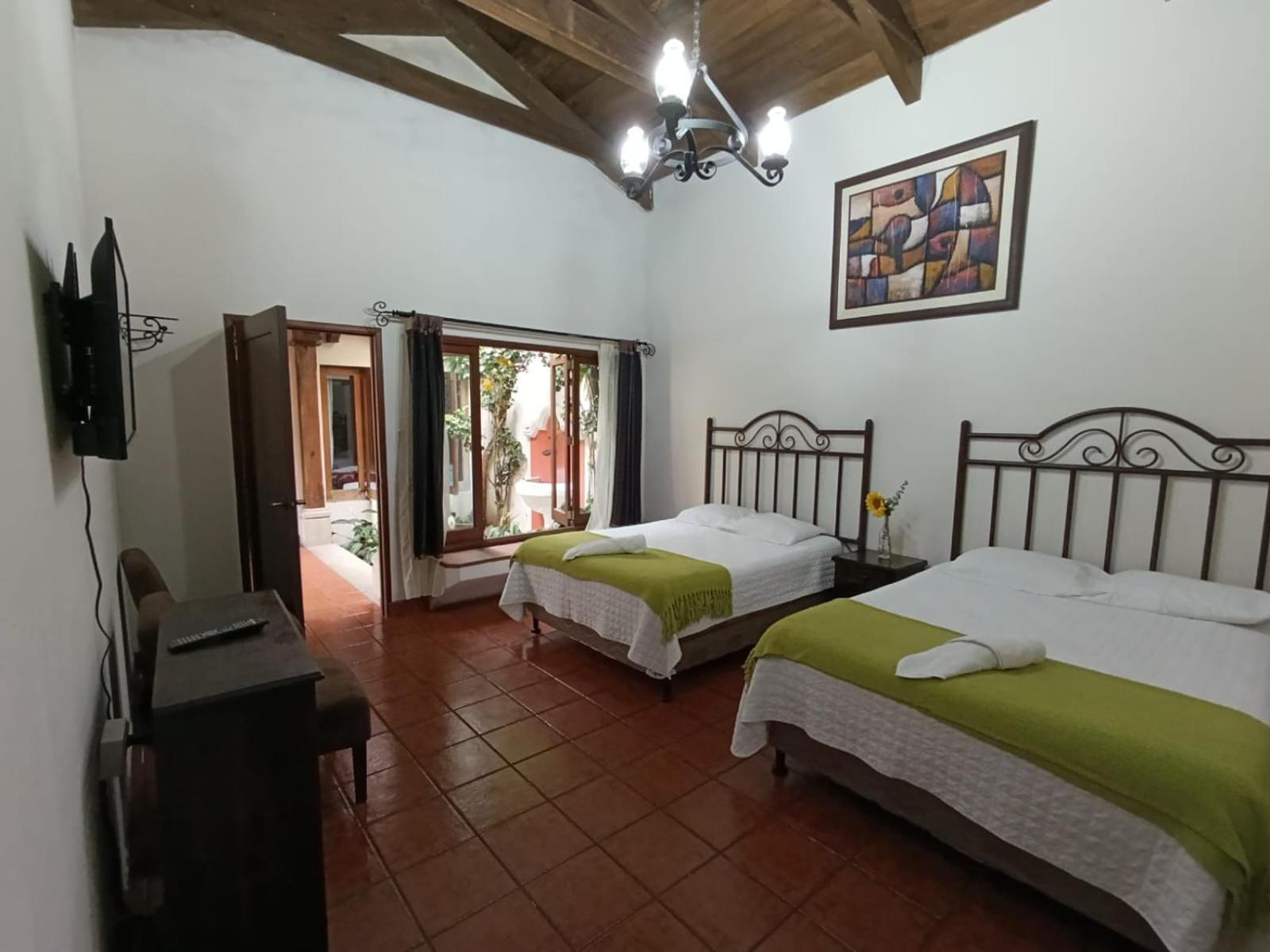 Donde Lico Hotel Antigua Exterior photo